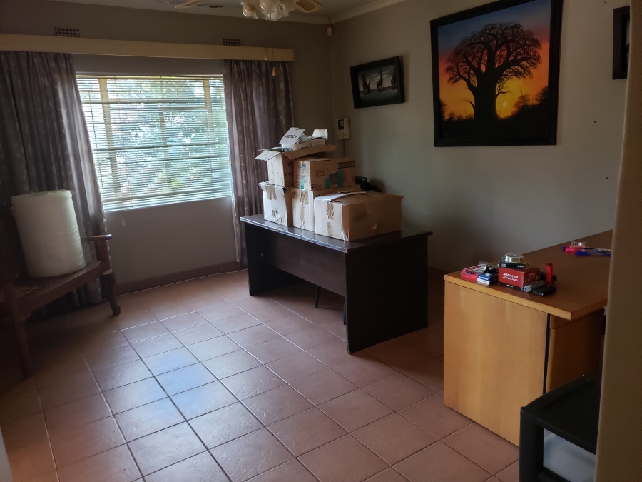 4 Bedroom Property for Sale in Geelhoutpark North West